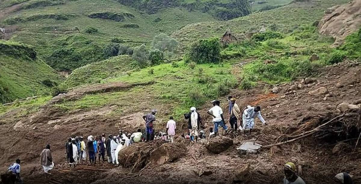 Una esllavissada de terra arrasa tot un poble al Sudan i deixa mil morts