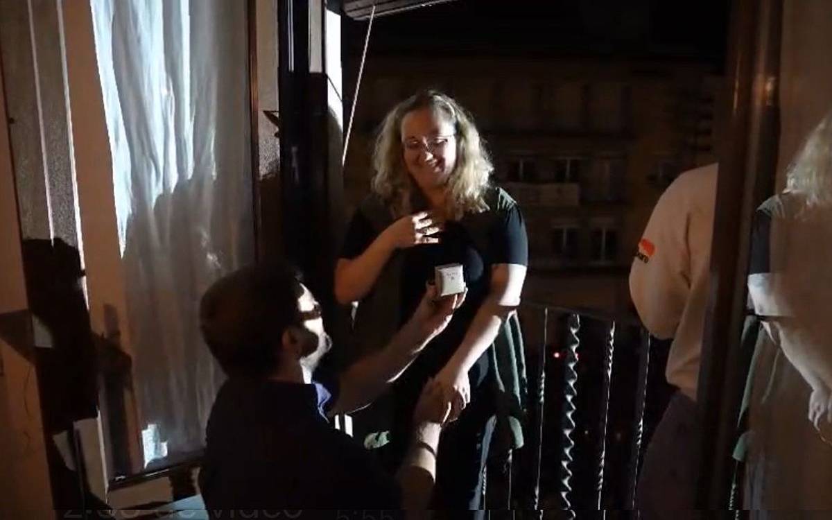 Li demana matrimoni davant de tot el públic del Correfoc