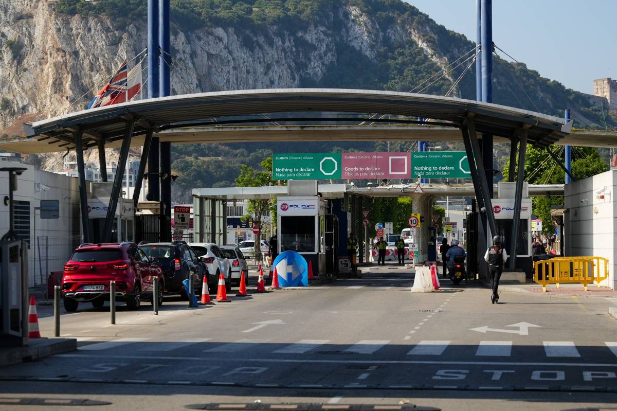 De la «conquesta» al referèndum per continuar al Regne Unit: el fil roig entre Catalunya i Gibraltar
