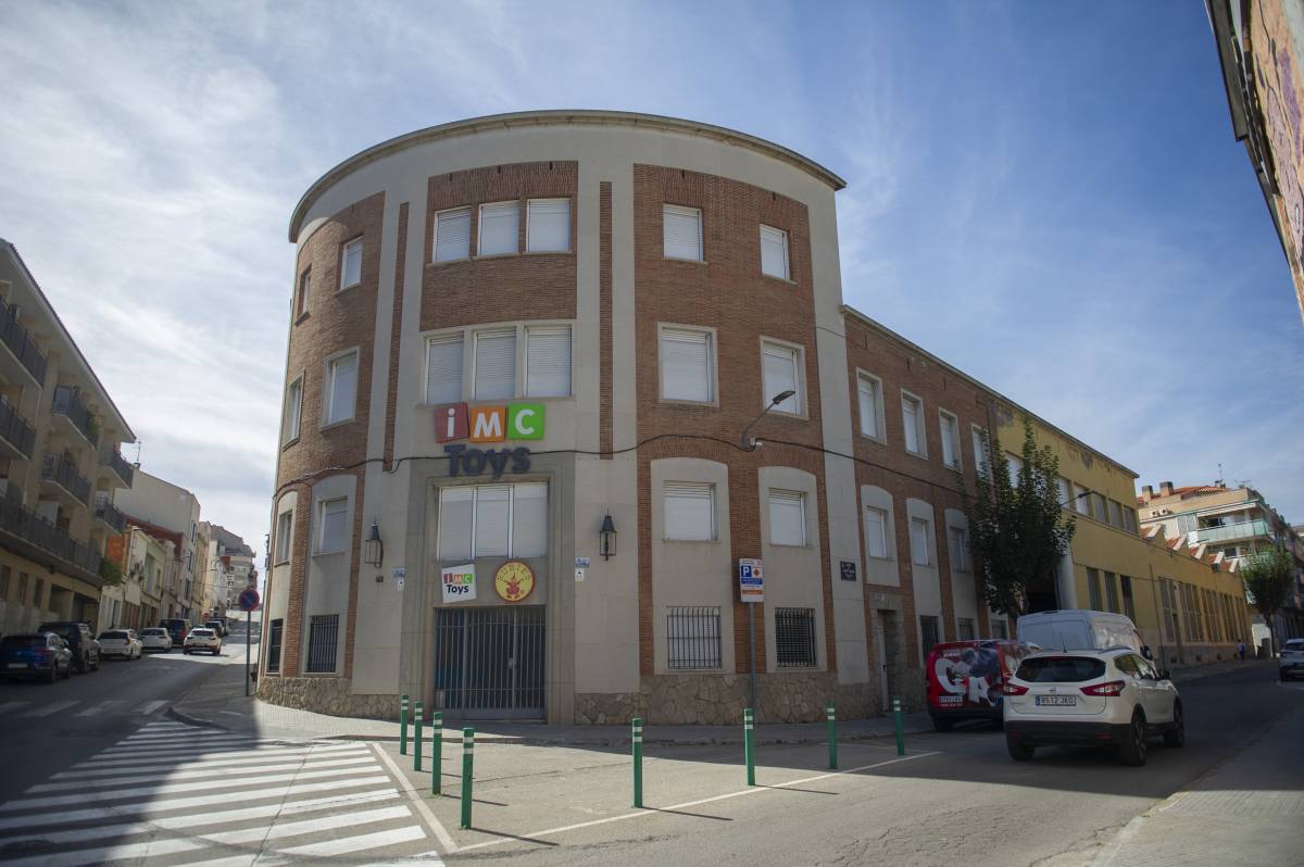 A subhasta per 1,2 milions la nau d’IMC Toys a Ca n’Aurell