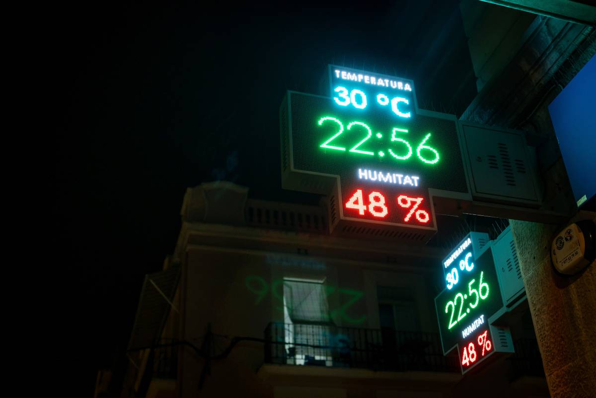 Un estiu de maldormir: Barcelona bat el rècord de nits tòrrides