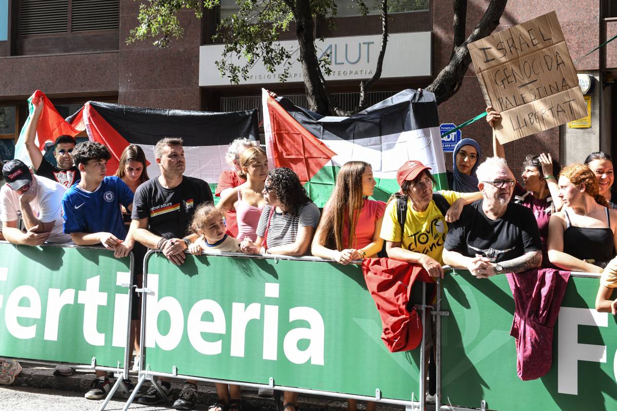 Catalunya i el País Basc sacsegen La Vuelta amb protestes contra Israel