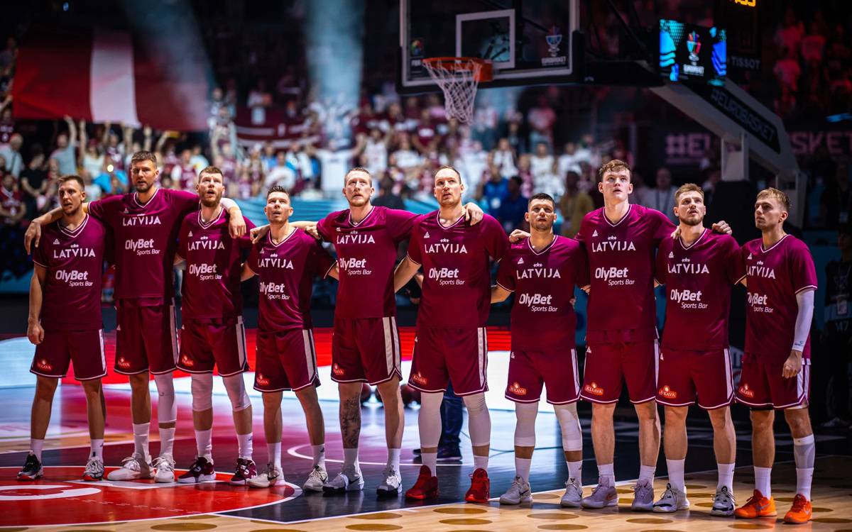 La Letònia d'Steinbergs avança cap als quarts de final a l'Eurobasket