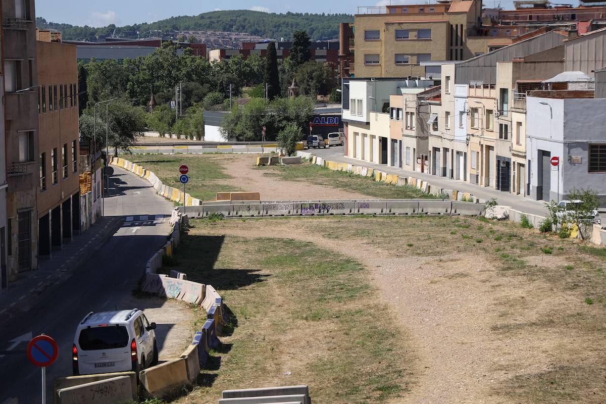 Passeig sorgit del soterrament dels FGC entre Can Feu i Gràcia - Víctor Castillo Passeig sorgit del soterrament dels FGC entre Can Feu i Gràcia