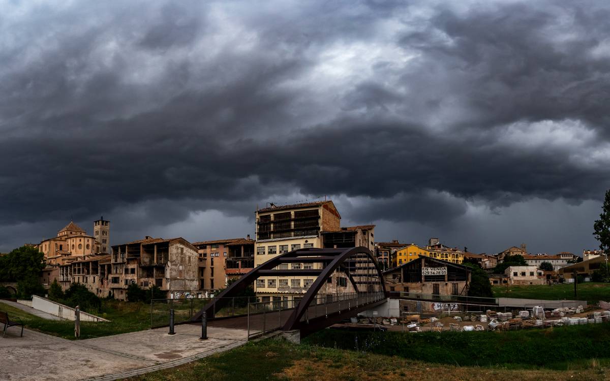 Estiu a Osona i el Lluçanès: cel de pluja captat des de Vic, agost del 2025. - Emili Vilamala Estiu a Osona i el Lluçanès: cel de pluja captat des de Vic, agost del 2025.