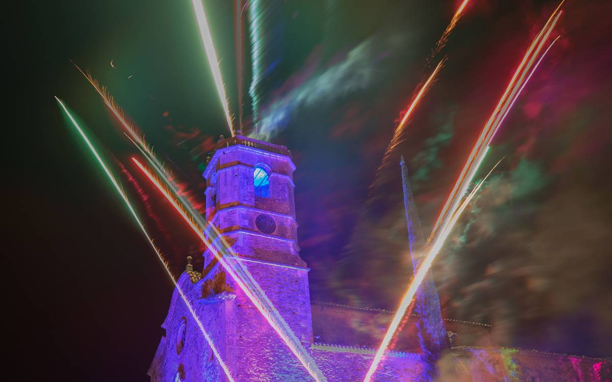 Estiu a Osona i el Lluçanès: castell de focs de la Festa Major de Sant Bartomeu del Grau, agost del 2025. - Emili Vilamala Estiu a Osona i el Lluçanès: castell de focs de la Festa Major de Sant Bartomeu del Grau, agost del 2025.