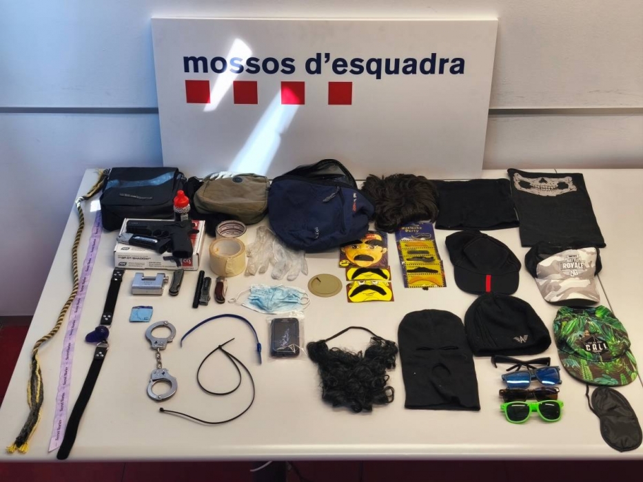 Detenen un home que es disfressava per cometre agressions sexuals a Gavà