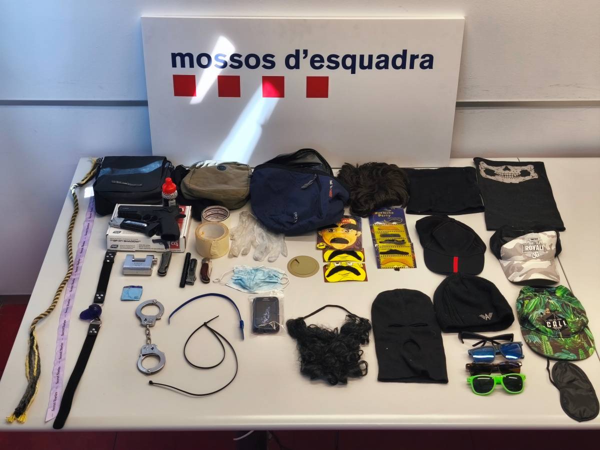 Detenen un home que es disfressava per cometre agressions sexuals a Gavà