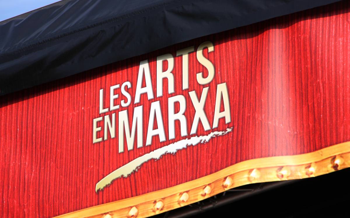 Un camió-teatre amb un escenari desplegable farà parada a les Masies de Voltregà i Sant Julià de Vilatorta