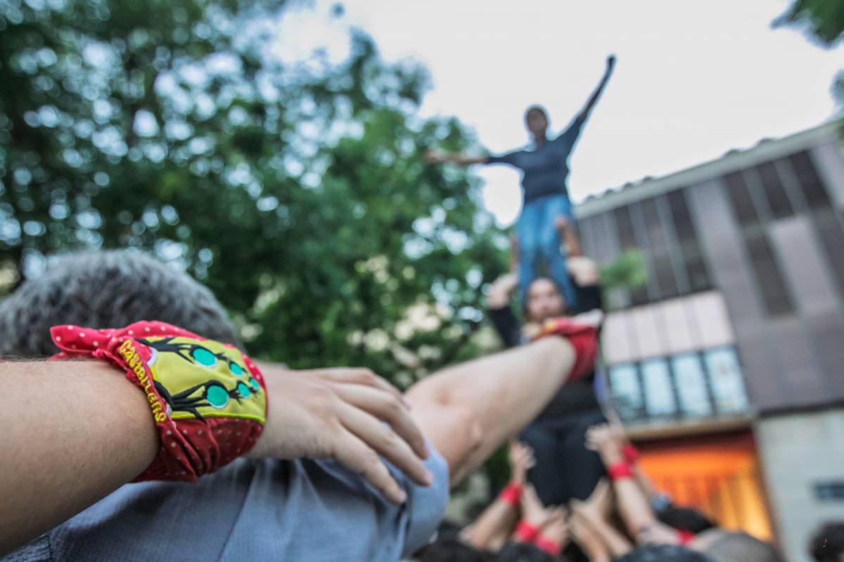 Assaig dels Saballuts a la plaça de Sant Roc a la Festa Major de 2025