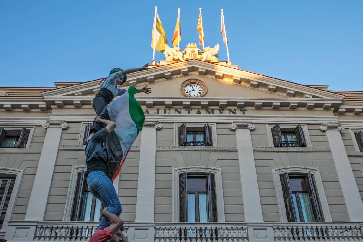 Assaig dels Saballuts a la plaça de Sant Roc a la Festa Major de 2025