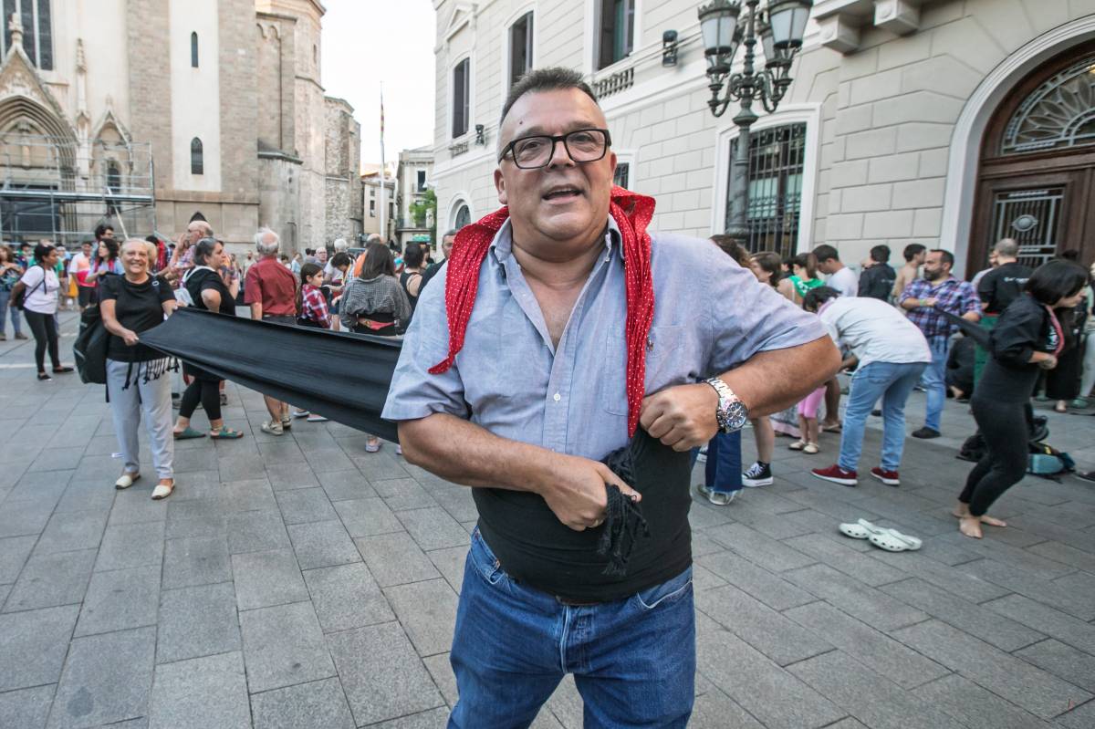 Assaig dels Saballuts a la plaça de Sant Roc a la Festa Major de 2025