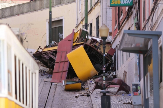 Error en l'accident de funicular a Lisboa: donen per mort un home que està viu