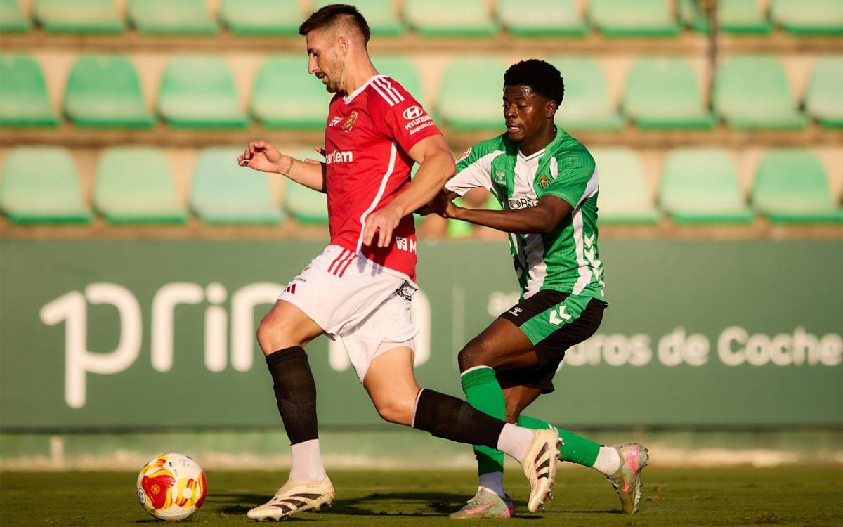El Nàstic empata contra el Betis Deportivo en un primer temps esbojarrat