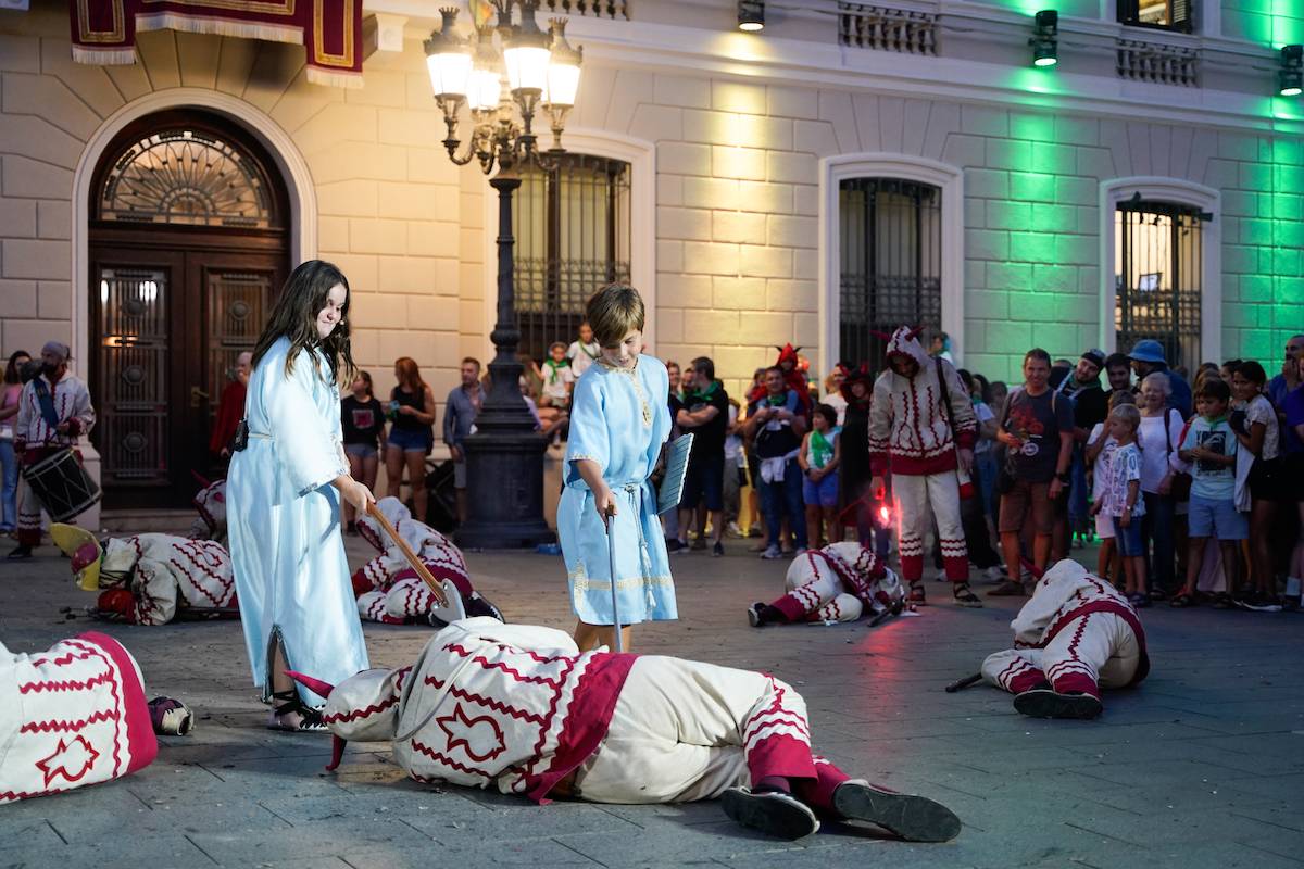 Els diables, durant els versots - David Chao Els diables, durant els versots