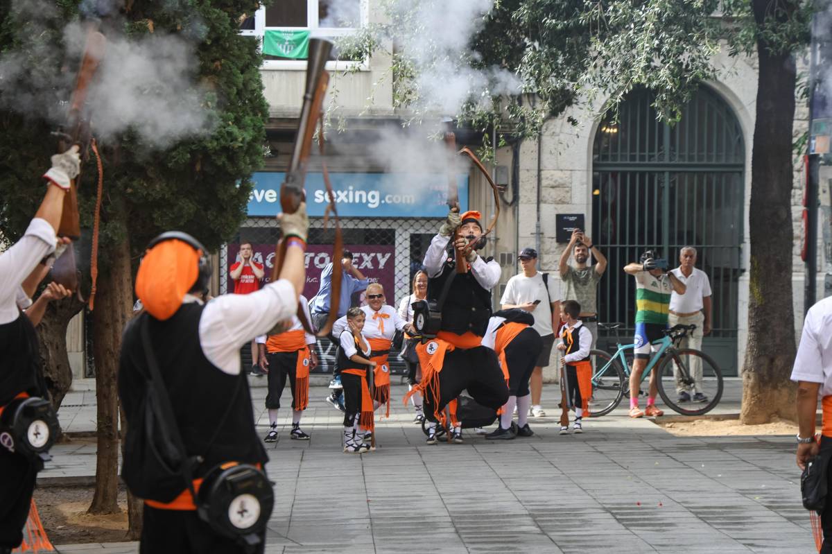 Els trabucaires han donat el tret de sortida del diumenge de Festa Major - VÍCTOR CASTILLO Els trabucaires han donat el tret de sortida del diumenge de Festa Major