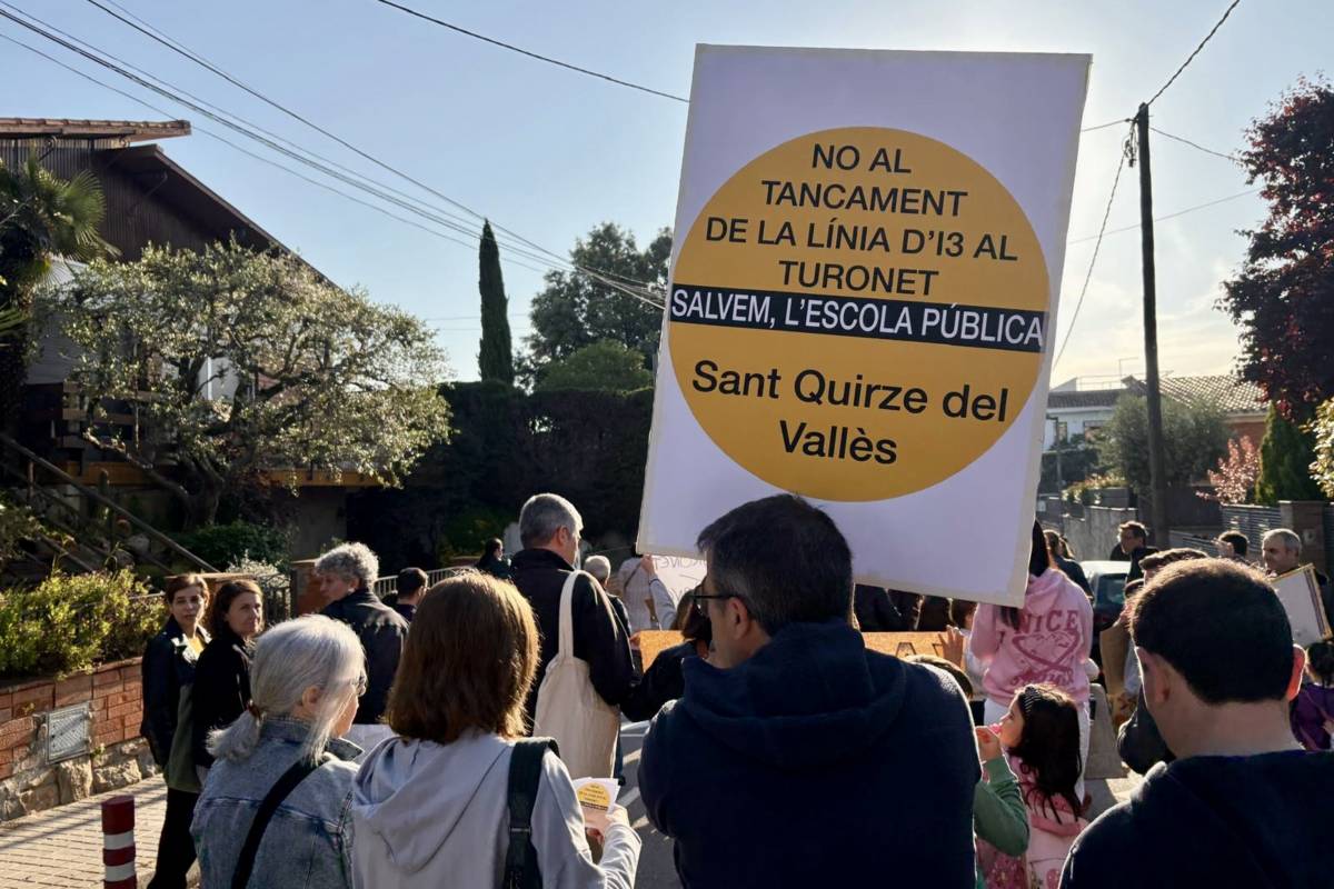 Mobilitzacions a Sant Quirze contra el tancament de línies a les escoles públiques - Cedida Mobilitzacions a Sant Quirze contra el tancament de línies a les escoles públiques