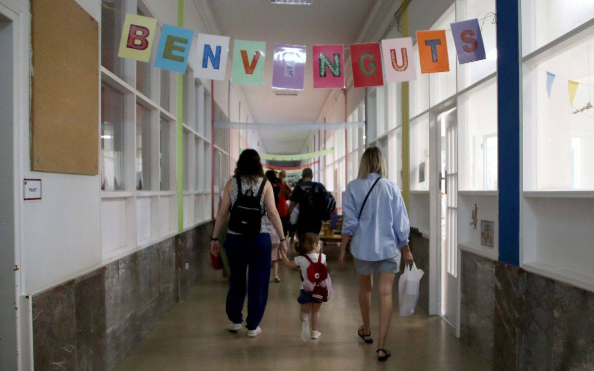 El curs escolar 2025-2026 arrenca amb menys alumnat i la prohibició del mòbil a les aules obligatòries