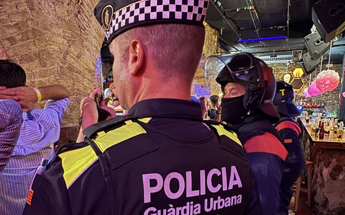 Tretze denúncies i 176 identificats en un dispositiu policial en un local d’oci nocturn a Tarragona