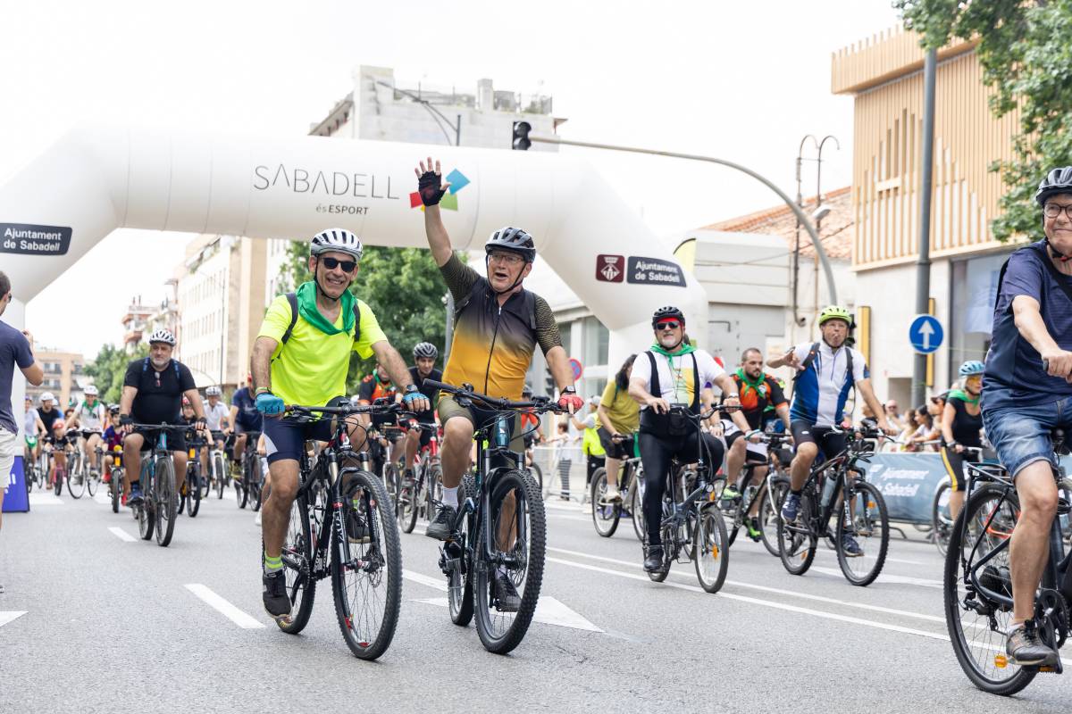 La pedalada d`enguany, amb milers de participants - Víctor Castillo La pedalada d`enguany, amb milers de participants
