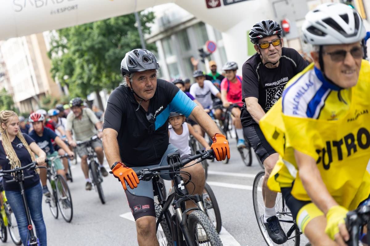 La pedalada d`enguany, amb milers de participants - Víctor Castillo La pedalada d`enguany, amb milers de participants