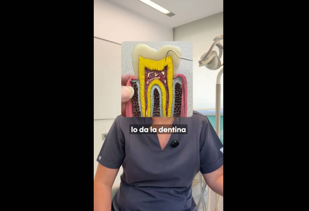 El motiu pel qual les dents es posen grogues, segons una ortodontista