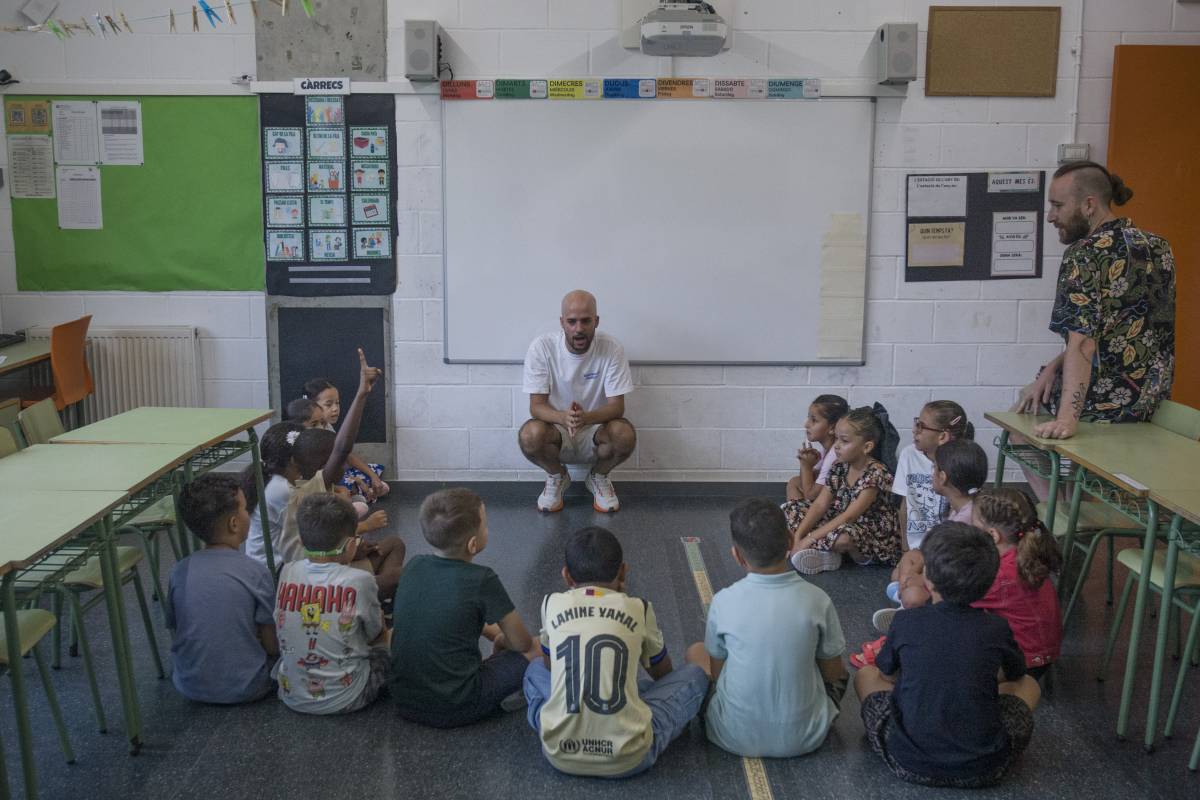 Primer dia curs sense mòbils: “L’ús de pantalles a l’escola no afavoreix els alumnes”