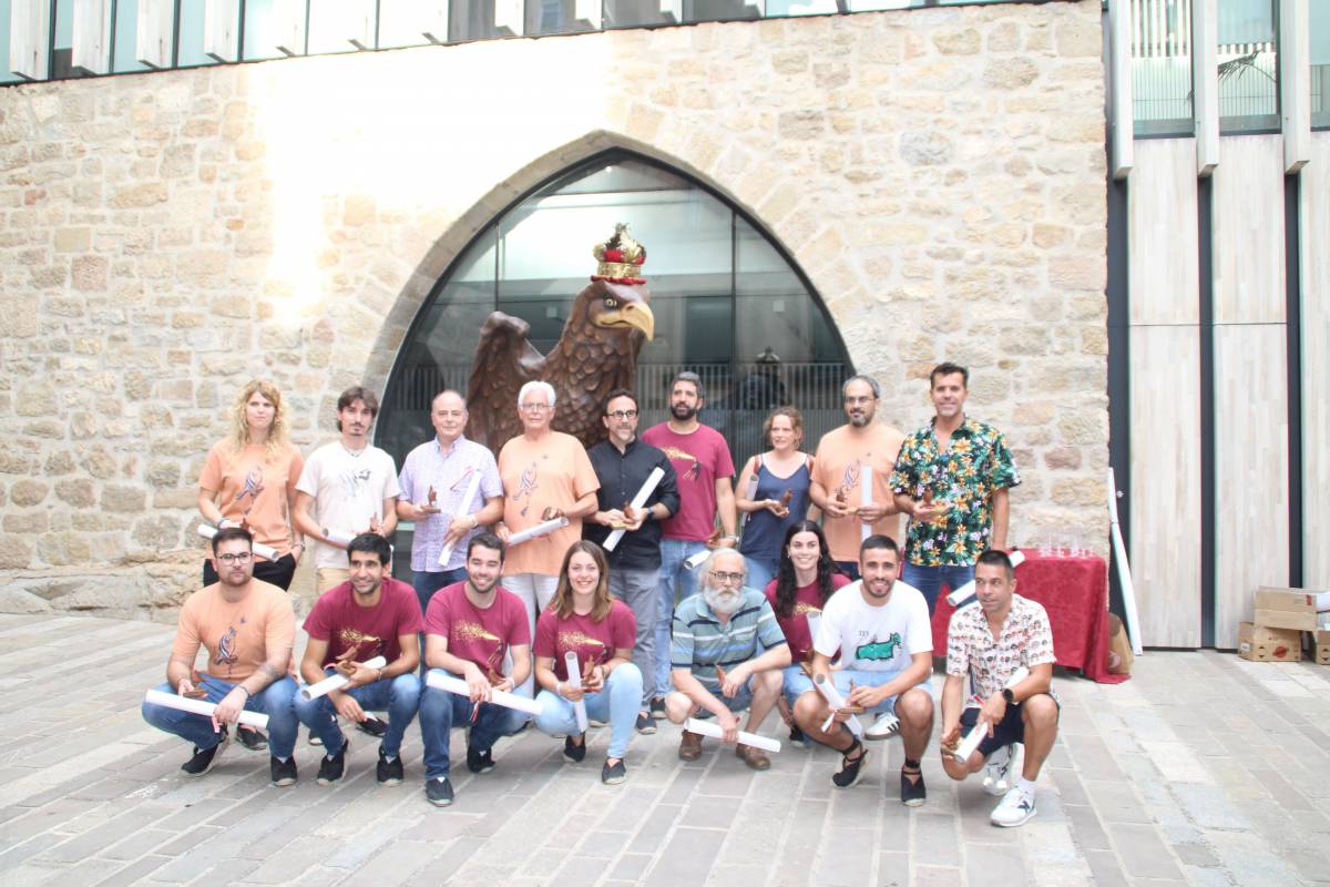 Els Geganters de Solsona homenatgen als balladors de l'Àliga