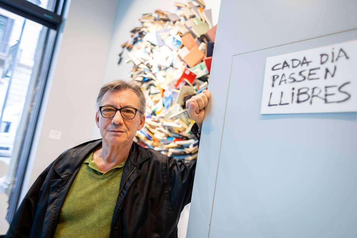 Francesc Codina, fotografiat a la llibreia Ona - Hugo Fernández