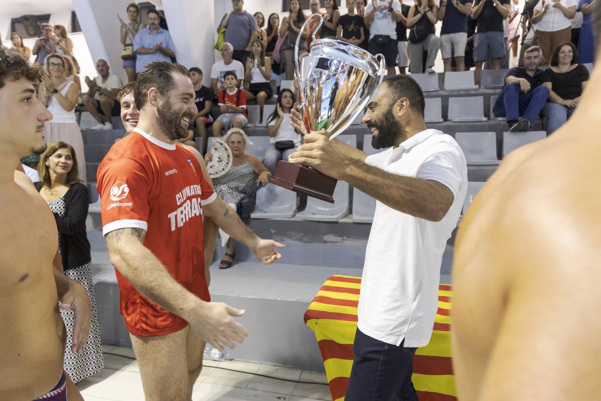 Emotiu homenatge per a Raúl Gallego