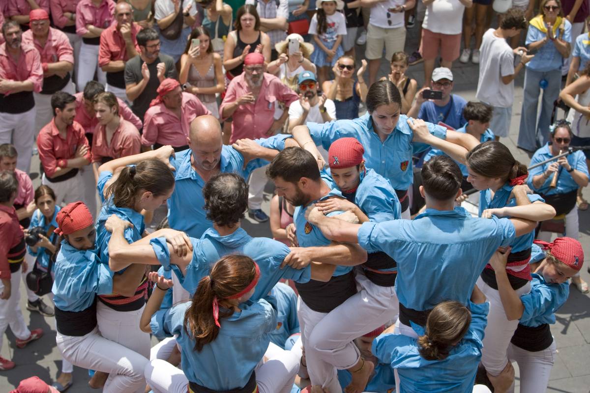 Els Castellers de Terrassa celebren el 125è aniversari de l'Avi Emili
