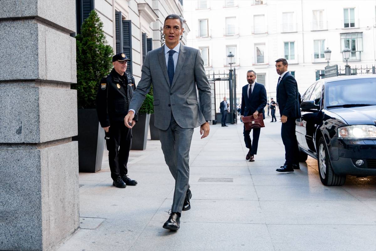 Sánchez reivindica la «netedat» del govern espanyol en el primer xoc del curs amb Feijóo