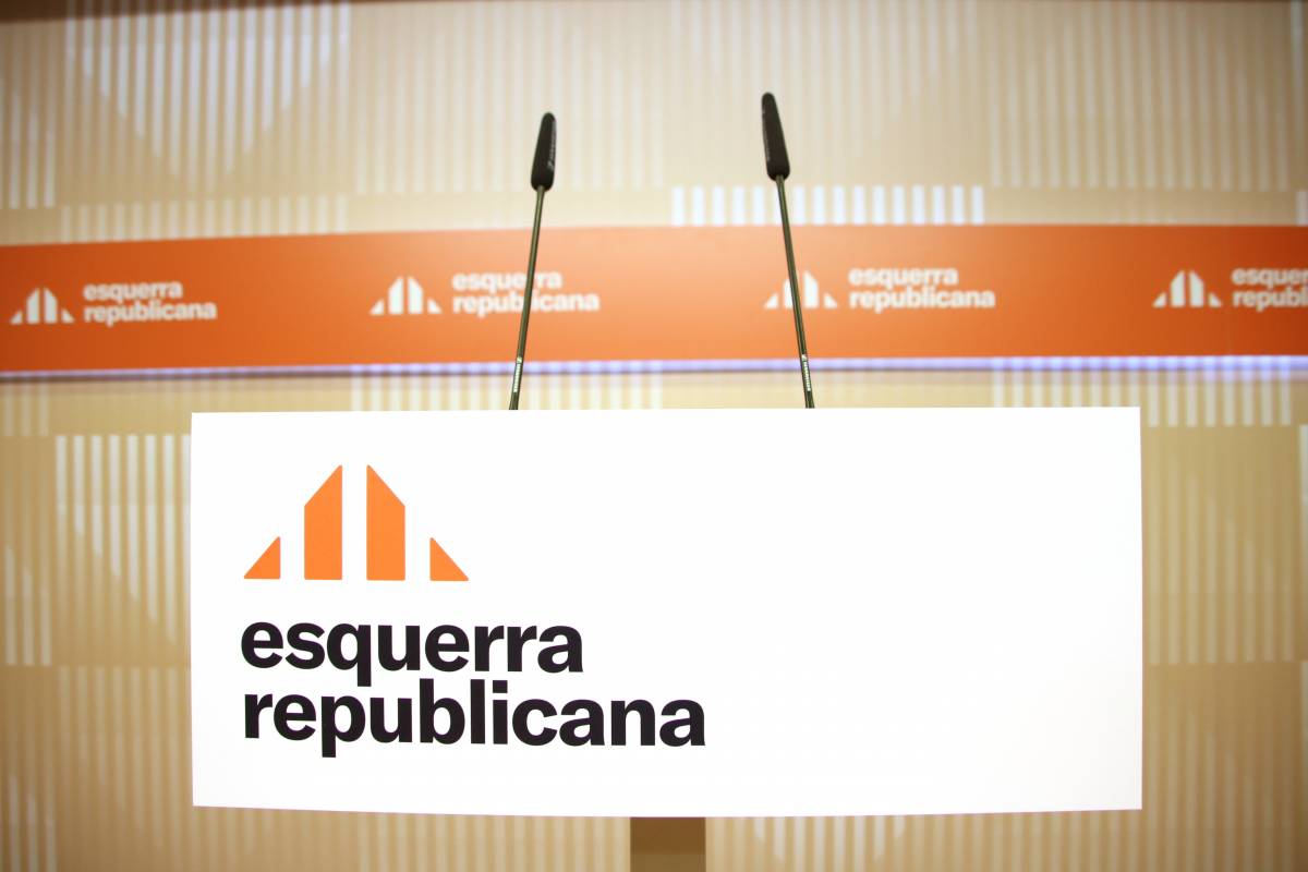 ERC renova la seva imatge per adaptar-la «al nou context»: el taronja i el salmó substitueixen el groc
