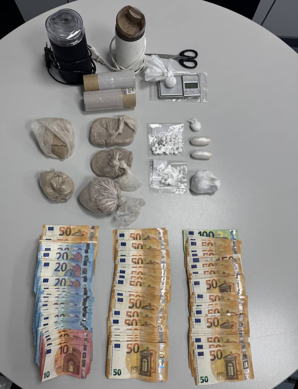 Detingut a Lleida un home amb 695 grams d'heroïna i 51,9 grams de cocaïna