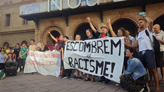 La detenció d'estrangers durant una activitat comunitària de l'Ajuntament aixeca protestes a Nou Barris
