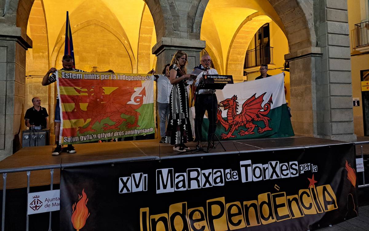 La Marxa de Torxes de Manresa s'internacionalitza amb veus d'Escòcia, Flandes i Gal·les