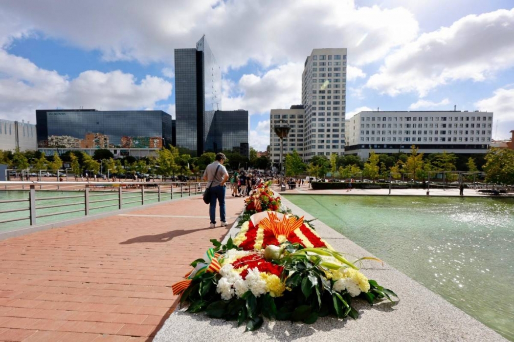 Sabadell celebra la tradicional ofrena de la Diada al Parc de Catalunya