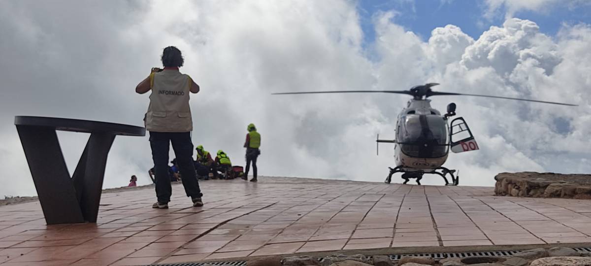 Una dona evacuada en helicòpter després d’indisposar-se al cim de la Mola