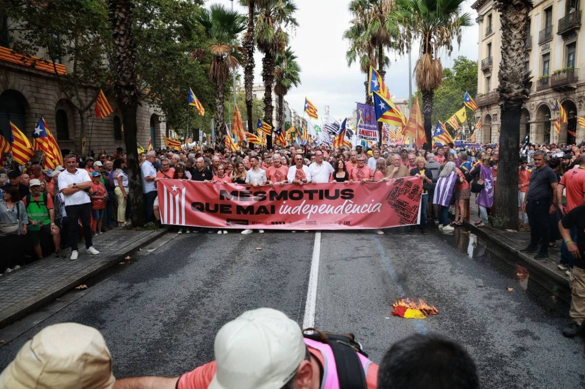La manifestació de la Diada, en marxa malgrat la pluja