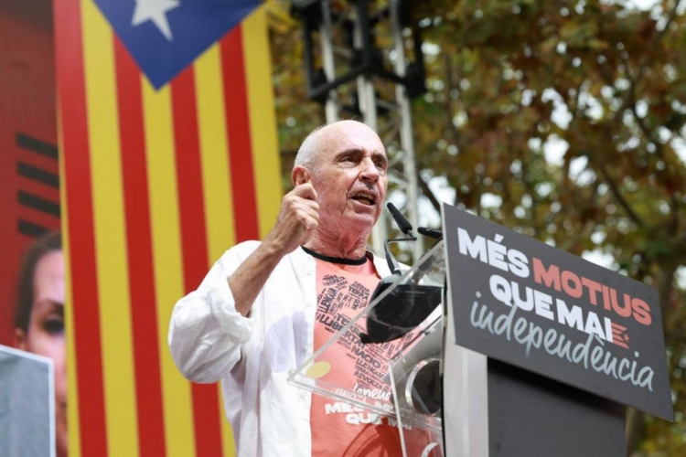 L'independentisme civil crida a desobeir les sentències contra el català a l'escola