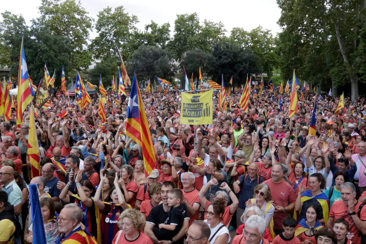 El doble de gent que l'any passat es mobilitza a Girona per reclamar l'escola en català i la independència