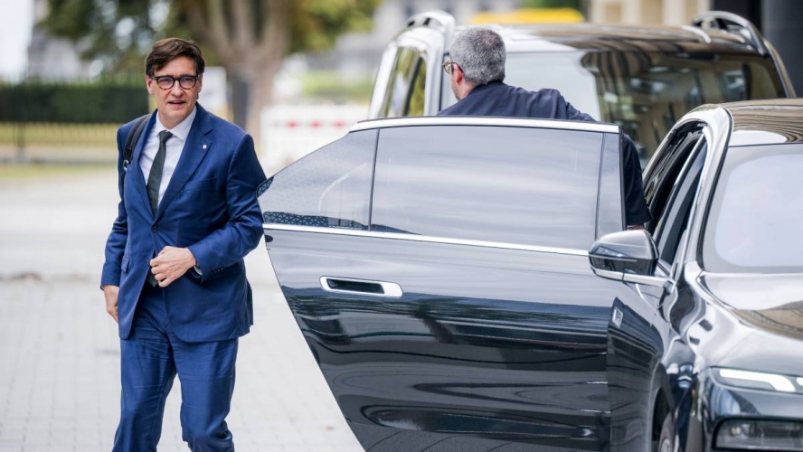 Illa dona el tret de sortida al seu «tour» europeu amb un viatge llampec a París