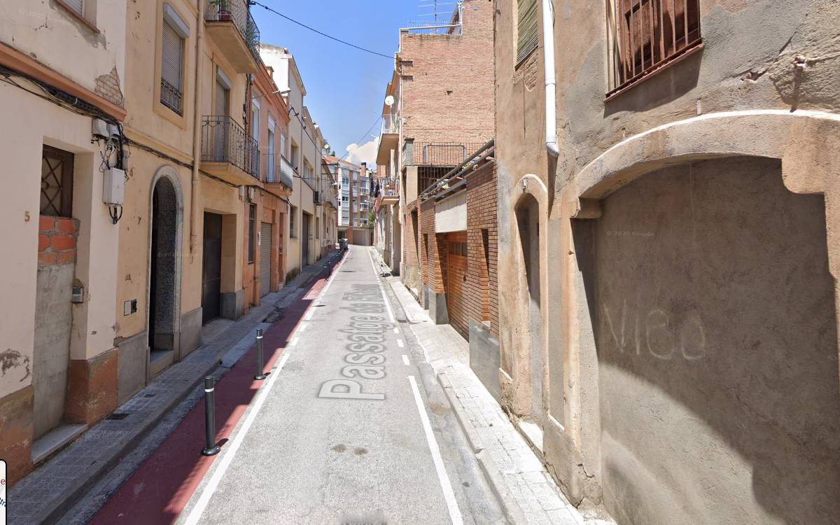 Tall de trànsit en un tram del passatge Ribera de Manresa