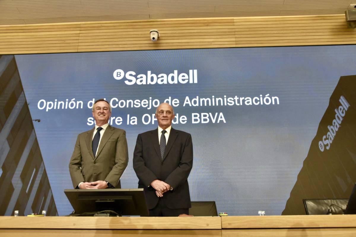 «Només queda que els accionistes enterrin l'opa»: ofensiva final del Sabadell per frenar el BBVA