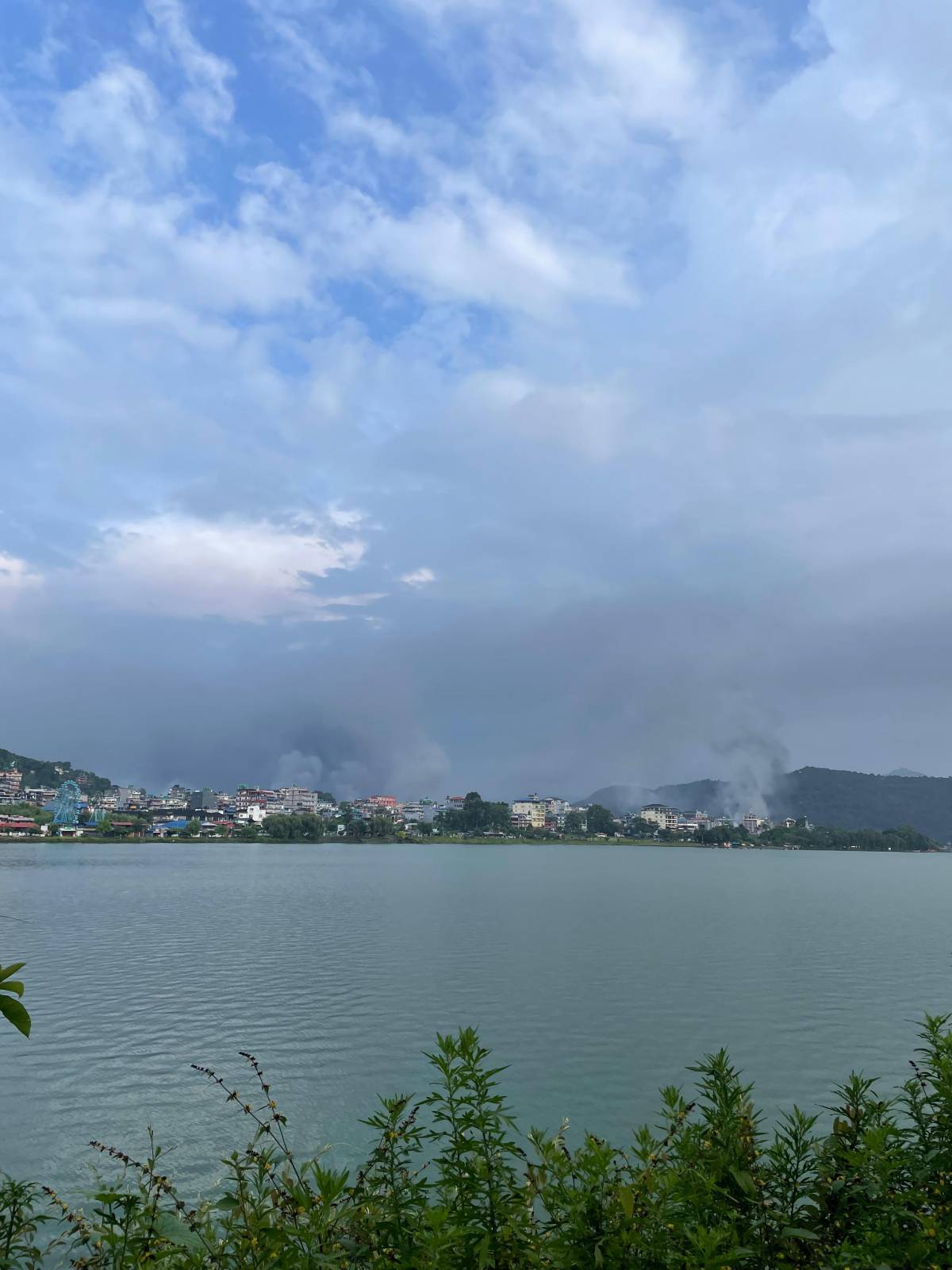Edificis incendiats a Pokhara (Nepal) - Cedida Edificis incendiats a Pokhara (Nepal)