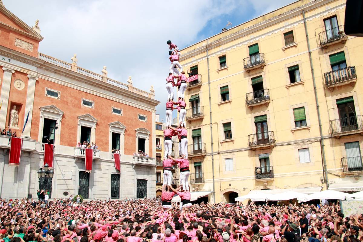 La Vella de Valls i la Jove de Tarragona sorprenen el públic en la diada del Primer Diumenge 