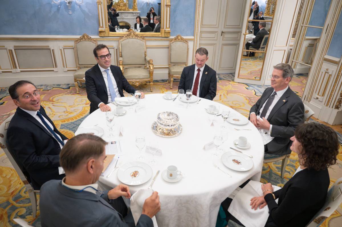 Espanya i els Estats Units celebren una reunió bilateral per abordar les relacions comercials