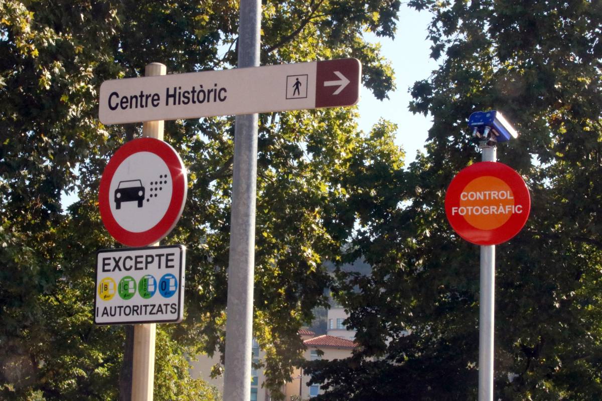 Entra en funcionament la zona de baixes emissions a Girona, però amb restriccions toves