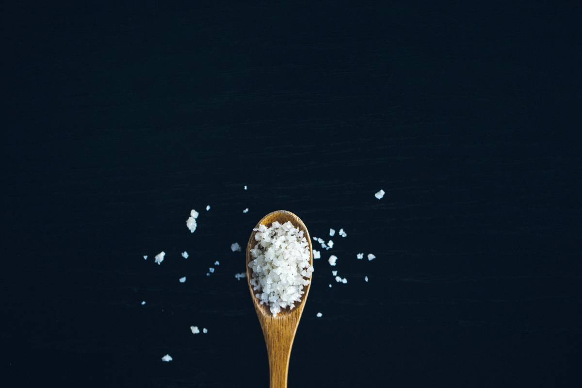 Com reduir el consum de sal sense perdre sabor
