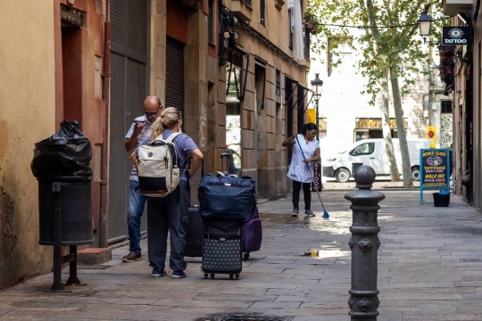 La retirada de 53.000 pisos turístics de les plataformes: un gran anunci i també una gran incògnita